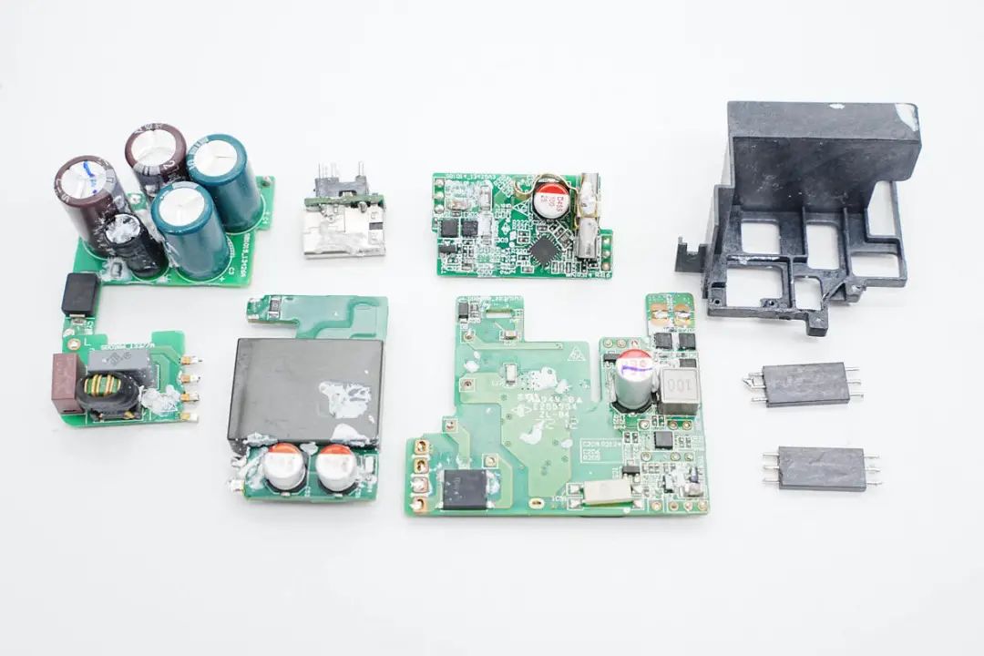 1665817105878913.jpg 32.jpg